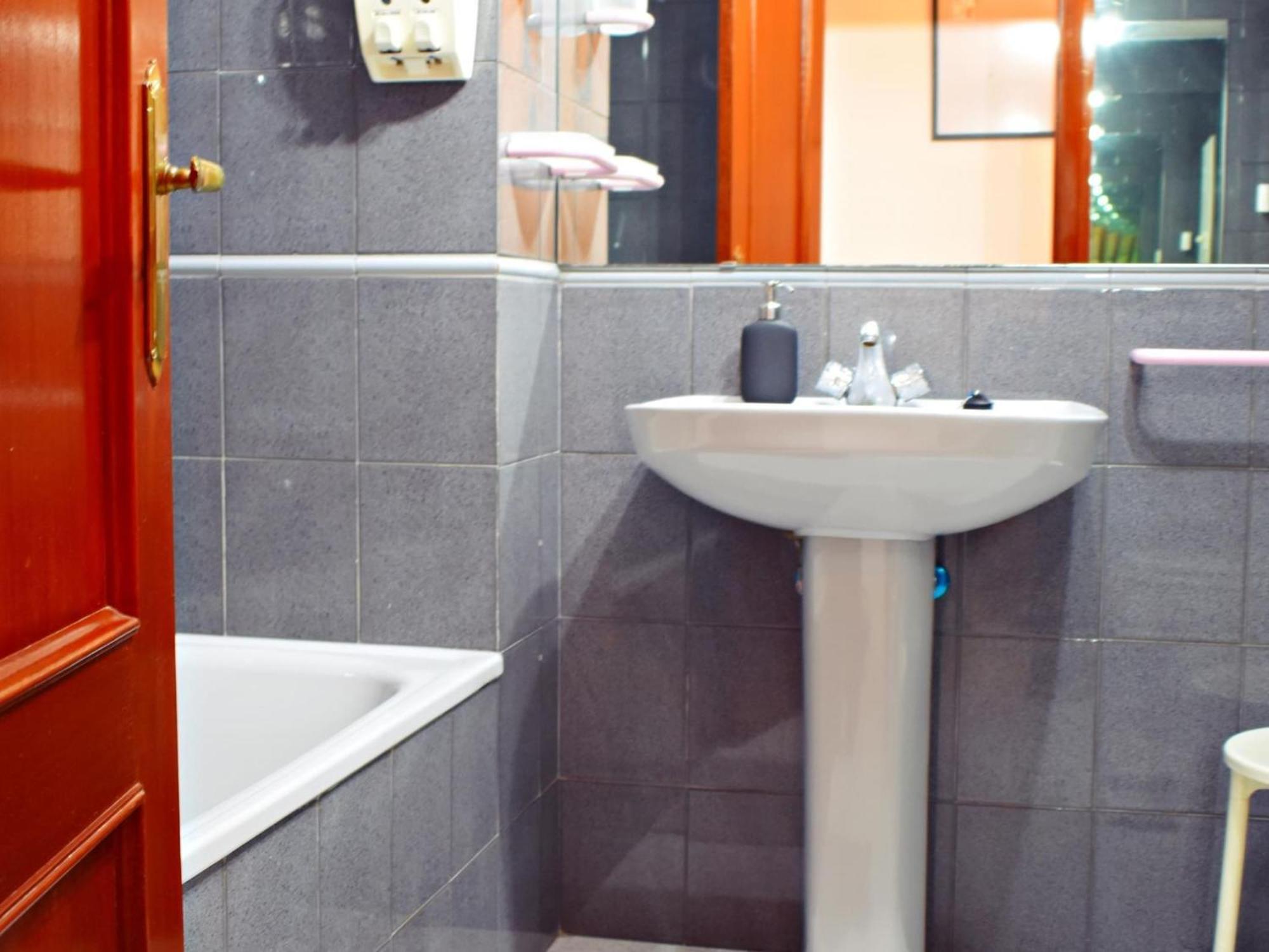 Amplio Y Luminoso Apartamento Cerca Del Centro Y La Playa Con Piscina Y Parking Privado Málaga Exterior foto